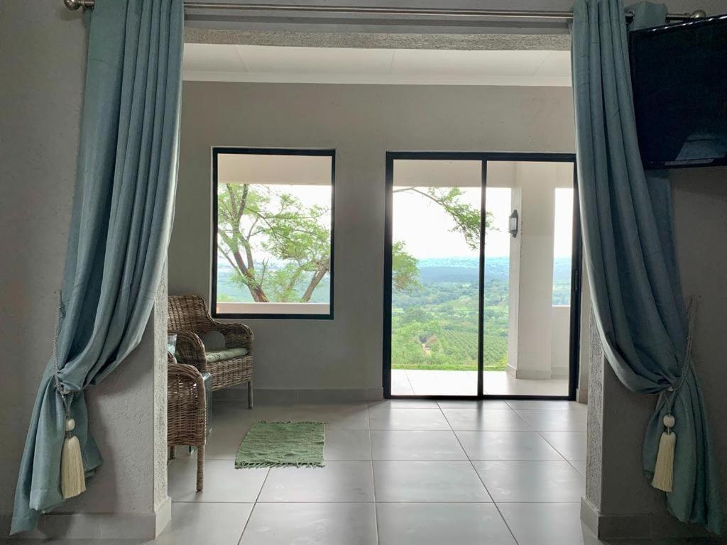 Hazyview Accommodation, Bon Repose Cottages 3&4 Bilik gambar